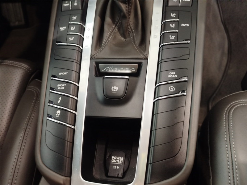 PORSCHE MACAN TURBO 3.6 V6 400 CH de 2015 avec 116 500 km | Occasion proche Lyon