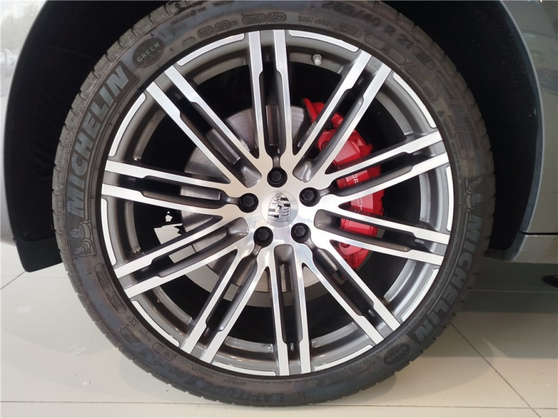 PORSCHE MACAN TURBO 3.6 V6 400 CH de 2015 avec 118 740 km | Occasion proche Lyon
