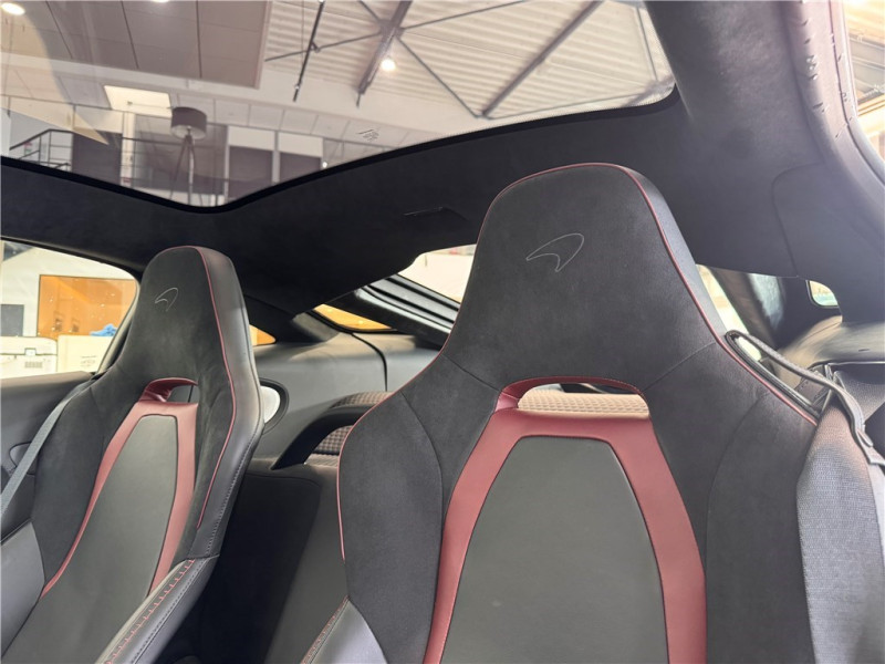 MCLAREN GT V8 4.0 620 CH de 2023 avec 2 700 km | Occasion proche Lyon