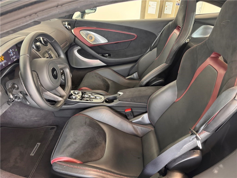 MCLAREN GT V8 4.0 620 CH de 2023 avec 2 700 km | Occasion proche Lyon