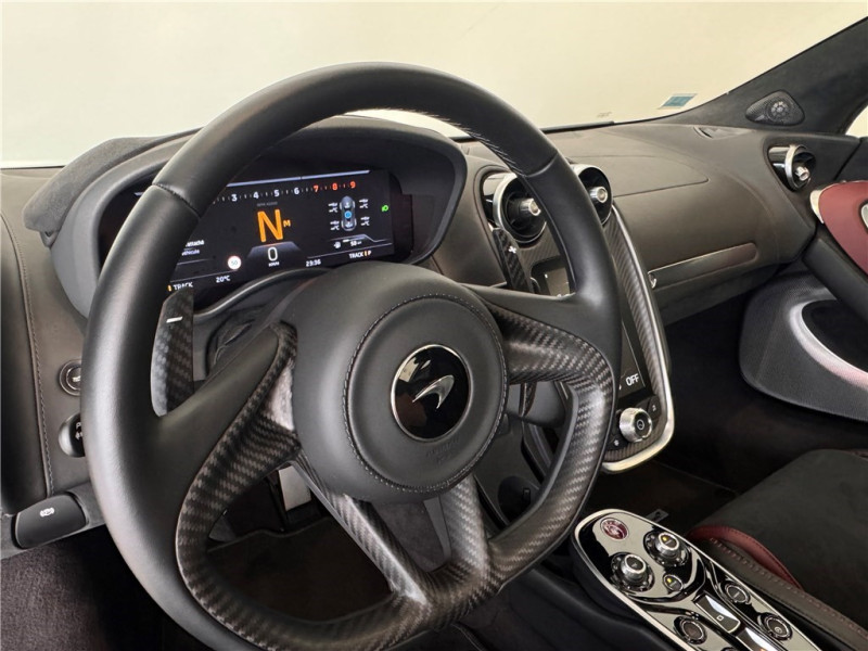 MCLAREN GT V8 4.0 620 CH de 2023 avec 2 700 km | Occasion proche Lyon