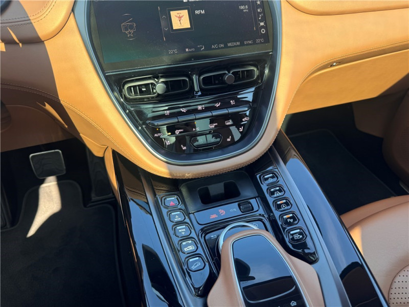 ASTON MARTIN DBX 4.0 BITURBO V8 de 2021 avec 38 500 km | Occasion proche Lyon