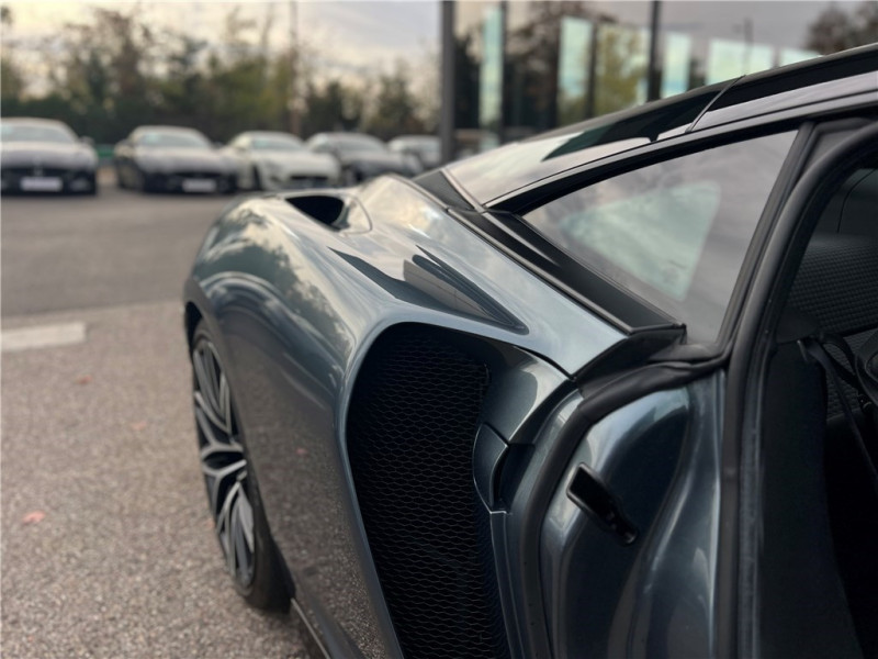 MCLAREN GT V8 4.0 620 CH de 2023 avec 4 987 km | Occasion proche Lyon