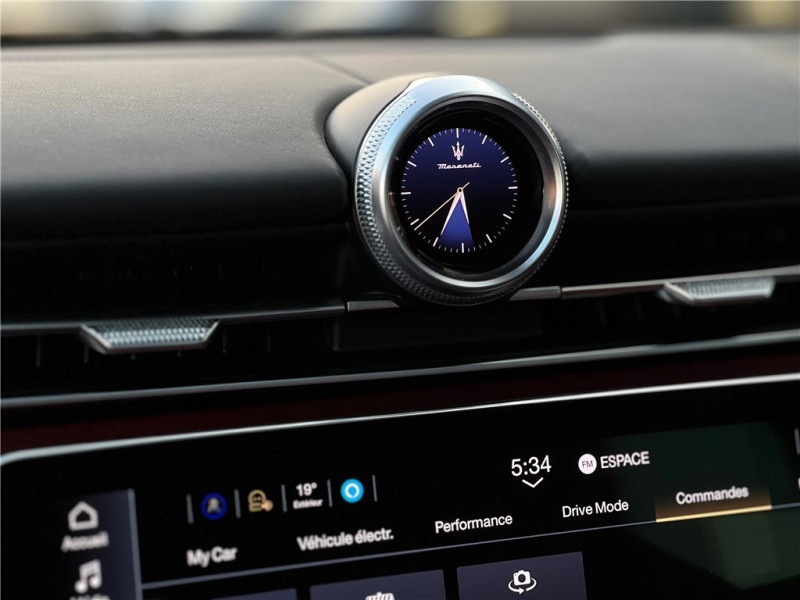 MASERATI GRECALE 410 KW de 2025 avec 12 000 km | Occasion proche Lyon