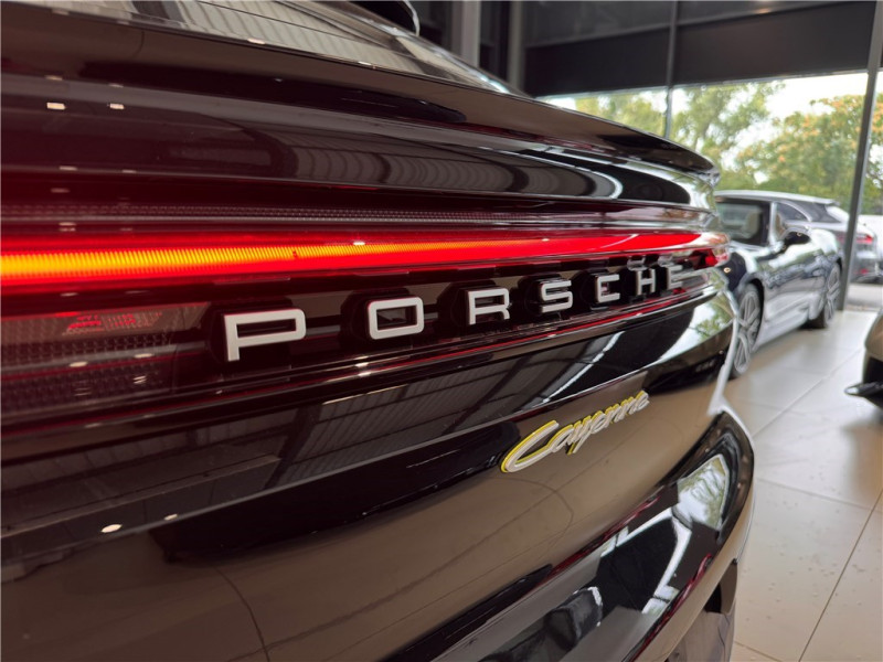 PORSCHE CAYENNE E-HYBRID 3.0 V6 470 CH de 2024 avec 22 000 km | Occasion proche Lyon