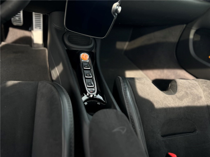 MCLAREN MCLAREN ARTURA V6 3.0 700CH de 2024 avec 9 100 km | Occasion proche Lyon