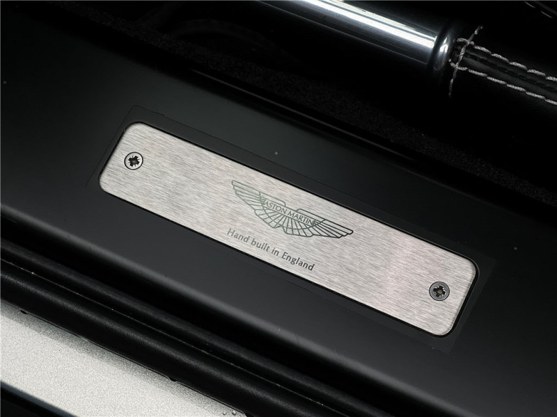 ASTON MARTIN VANTAGE S ROADSTER V8 de 2012 avec 34 400 km | Occasion proche Lyon