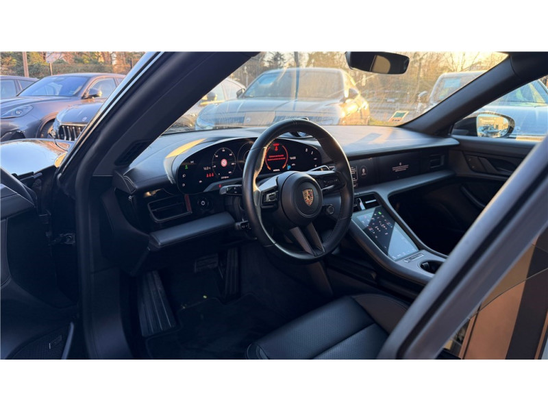 PORSCHE TAYCAN 4 476 CH de 2023 avec 76 000 km | Occasion proche Lyon
