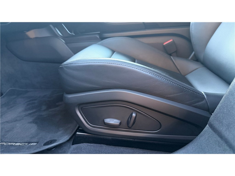 PORSCHE TAYCAN 4 476 CH de 2023 avec 76 000 km | Occasion proche Lyon