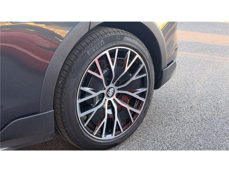 PORSCHE TAYCAN 4 476 CH de 2023 avec 76 000 km | Occasion proche Lyon