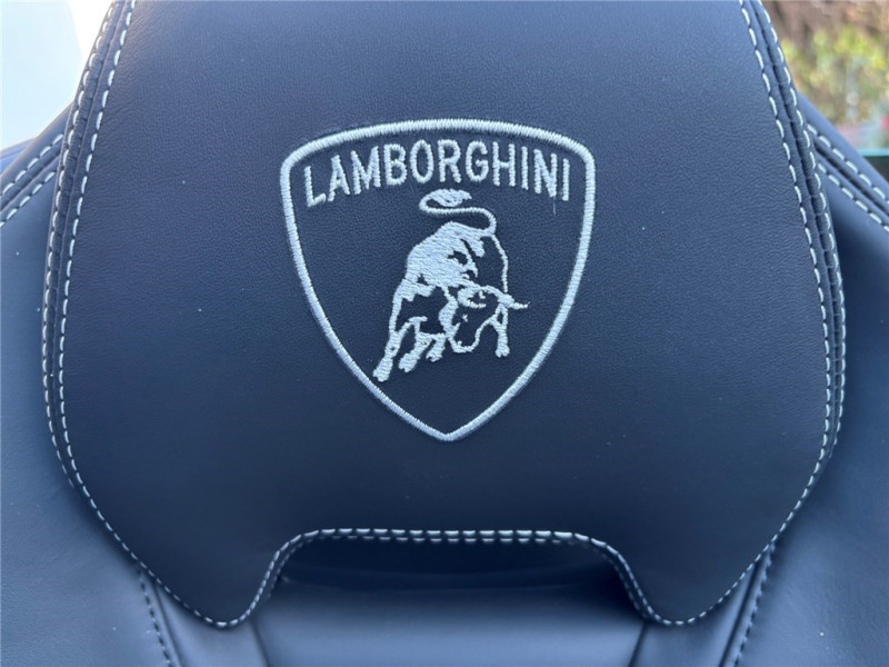 LAMBORGHINI HURACAN 5.2 V10 640 4WD LDF7 de 2022 avec 4 450 km | Occasion proche Lyon