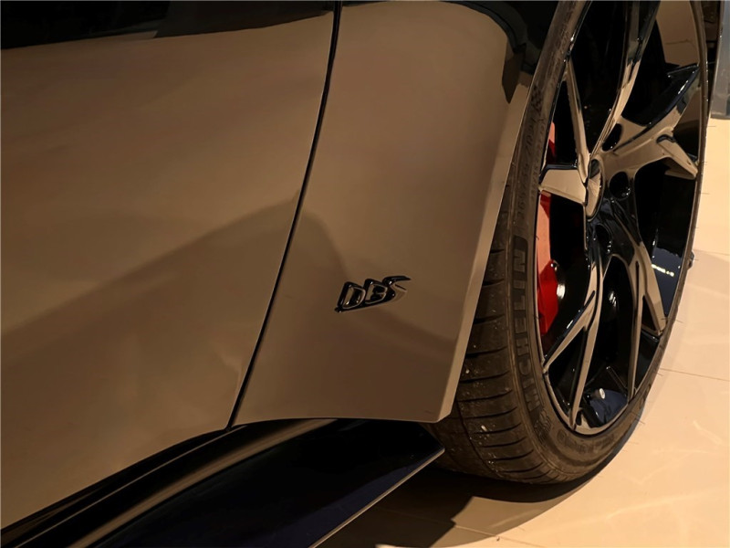 ASTON MARTIN DBS 5.2 BITURBO V12 de 2019 avec 40 700 km | Occasion proche Lyon