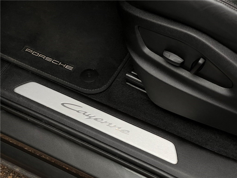 PORSCHE CAYENNE E-HYBRID 3.0 V6 470 CH TIPTRONIC BVA de 2024 avec 21 000 km | Occasion proche Lyon