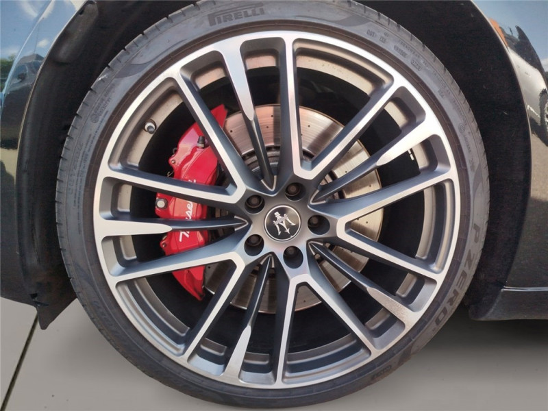 MASERATI QUATTROPORTE V8 580 CH de 2023 avec 7 200 km | Occasion proche Lyon