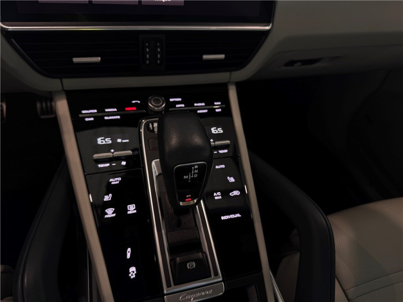 PORSCHE CAYENNE E-HYBRID 4.0 V8 680 CH TIPTRONIC BVA de 2022 avec 38 900 km | Occasion proche Lyon