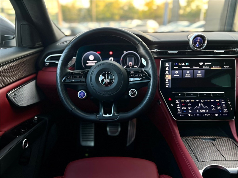 MASERATI GRECALE 410 KW de 2025 avec 12 000 km | Occasion proche Lyon