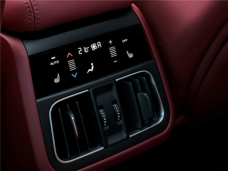 MASERATI GRECALE 410 KW de 2025 avec 12 000 km | Occasion proche Lyon