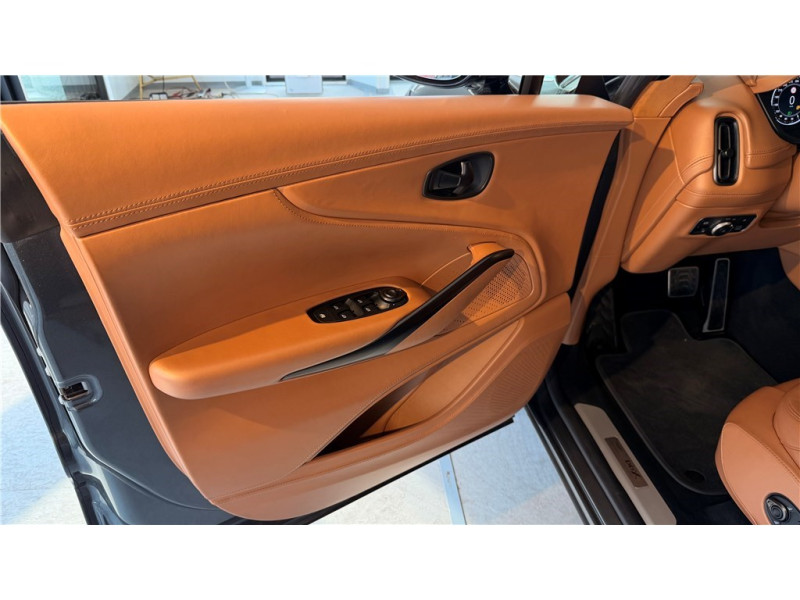 ASTON MARTIN DBX 4.0 BITURBO V8 de 2021 avec 39 800 km | Occasion proche Lyon