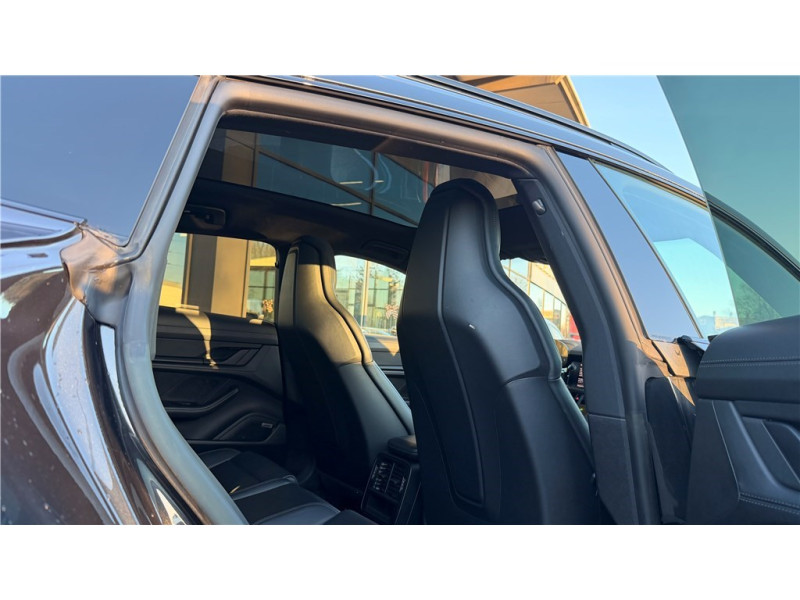 PORSCHE TAYCAN 4 476 CH de 2023 avec 77 984 km | Occasion proche Lyon