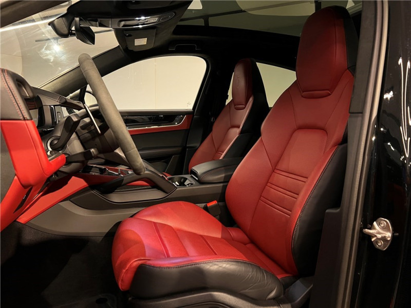 PORSCHE CAYENNE E-HYBRID 4.0 V8 739 CH de 2024 avec 35 000 km | Occasion proche Lyon