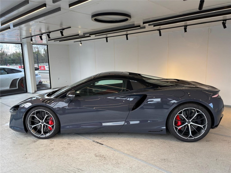 MCLAREN MCLAREN ARTURA V6 3.0 700CH de 2024 avec 3 900 km | Occasion proche Lyon