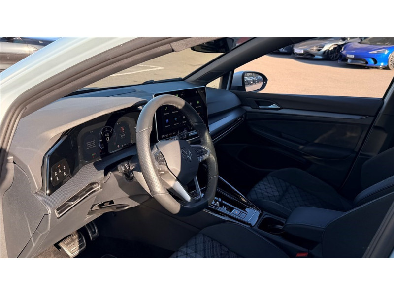 VOLKSWAGEN GOLF 2.0 TDI 150 DSG7 de 2025 avec 8 380 km | Occasion proche Lyon