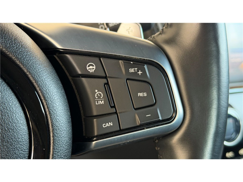 JAGUAR F-TYPE V6 3L ESSENCE SURALIMENTE 340 CH BVA8 de 2017 avec 74 000 km | Occasion proche Lyon