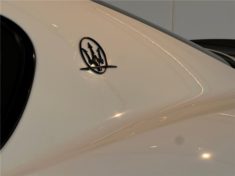 MASERATI GRANTURISMO 4.7 V8 460 de 2013 avec 25 000 km | Occasion proche Lyon