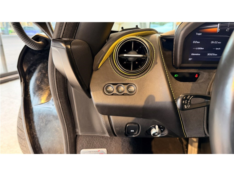 MCLAREN MCLAREN 720S V8 4.0 720 CH de 2017 avec 30 950 km | Occasion proche Lyon