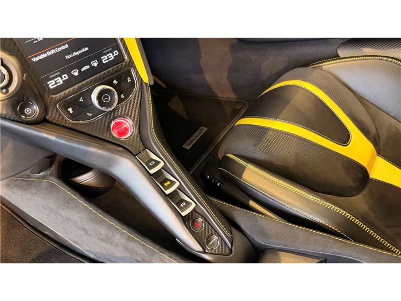 MCLAREN MCLAREN 720S V8 4.0 720 CH de 2017 avec 30 950 km | Occasion proche Lyon