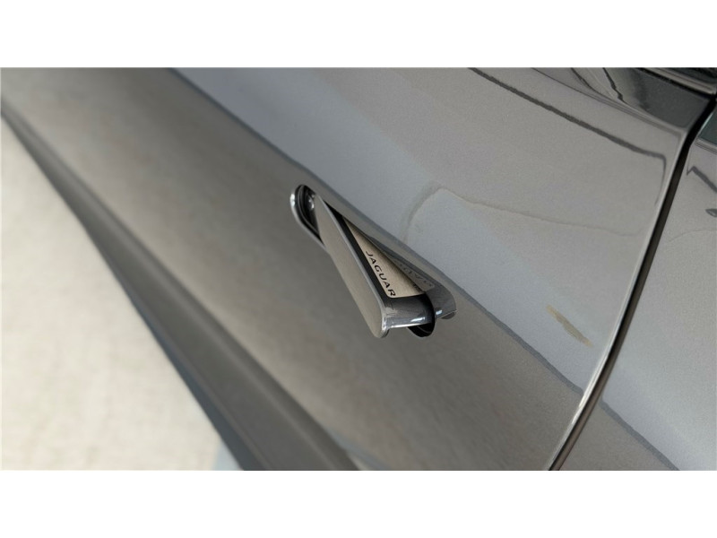 JAGUAR F-TYPE V6 3L ESSENCE SURALIMENTE 340 CH BVA8 de 2017 avec 74 000 km | Occasion proche Lyon