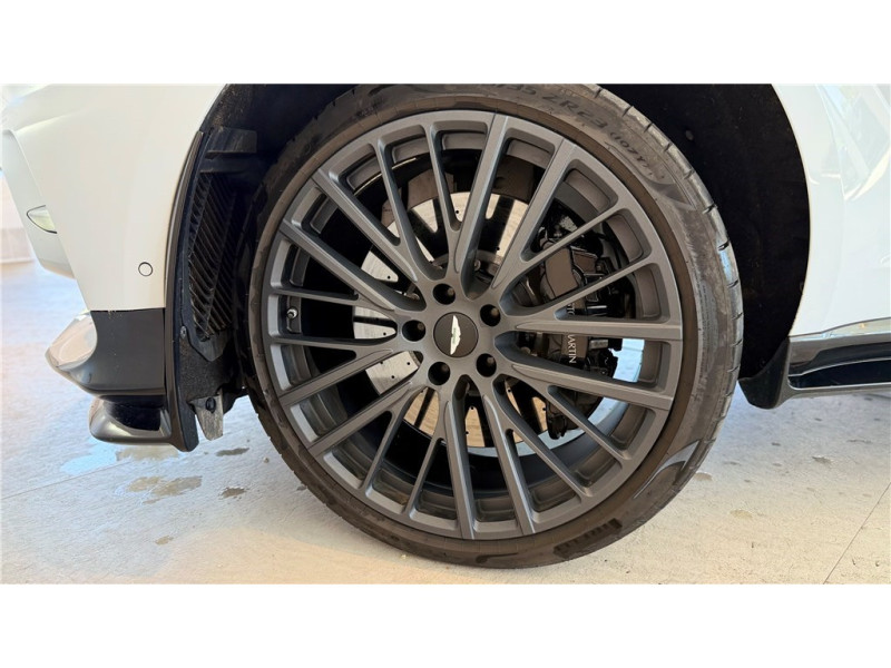 ASTON MARTIN DBX 4.0 BITURBO V8 de 2023 avec 38 000 km | Occasion proche Lyon