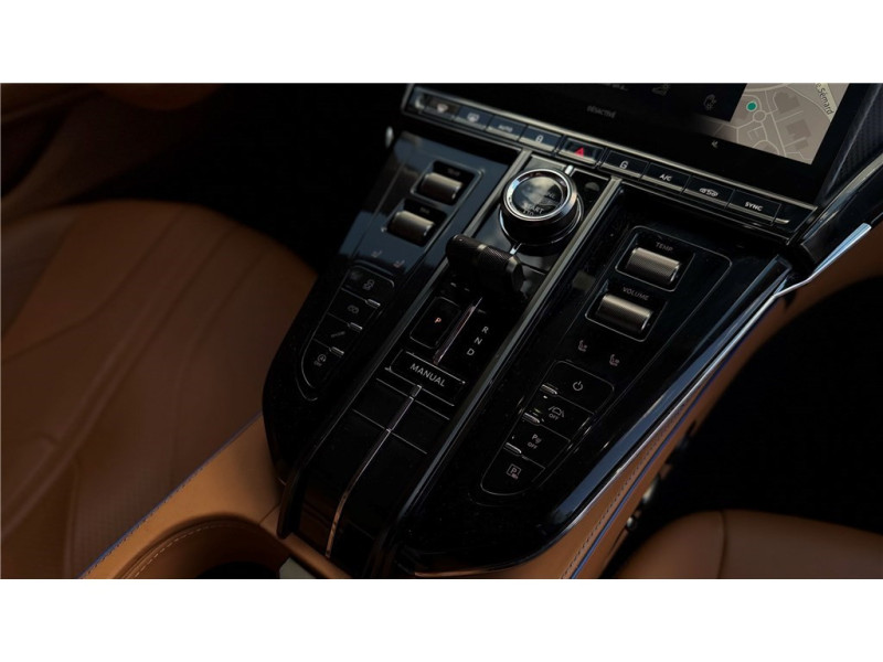 ASTON MARTIN DIVERS VANTAGE V8 COUPE de 2024 avec 17 978 km | Occasion proche Lyon