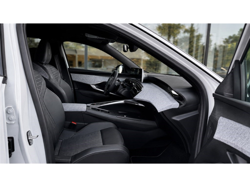 PEUGEOT 5008 HYBRID 145 E-DCS6 de 2025 avec 12 000 km | Occasion proche Lyon