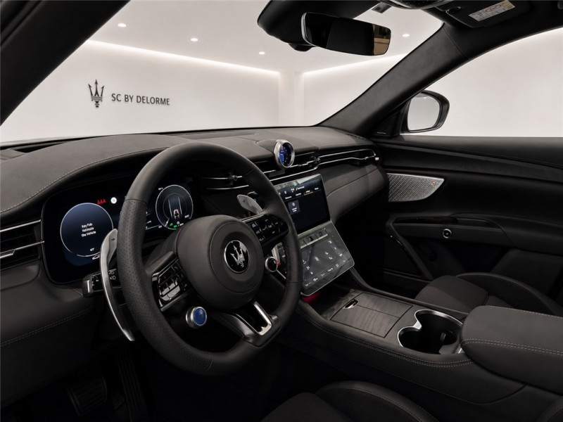 MASERATI GRECALE ELECTRIQUE 410 KW de  avec 8 km | Neuf proche Lyon